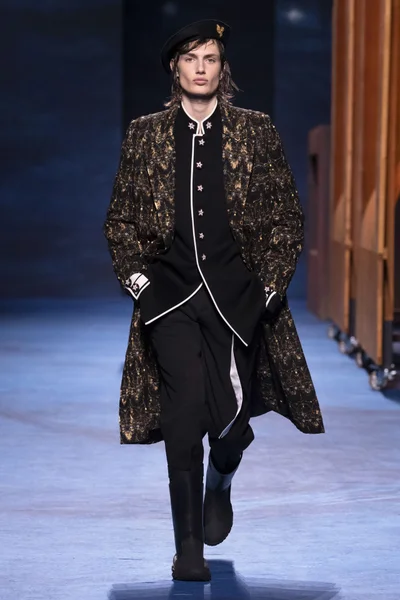 Look 1
